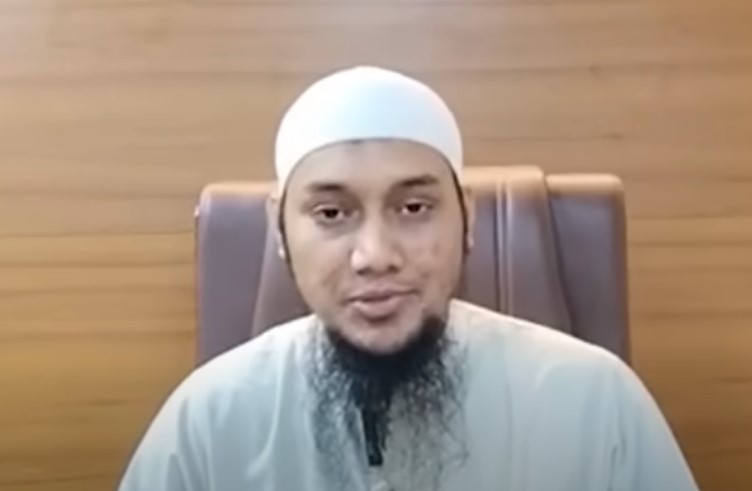 এবার পরনারীর সঙ্গে সম্পর্কে নিয়ে মুখ খুললেন আবু ত্বহা নিজেই! (ভিডিও)